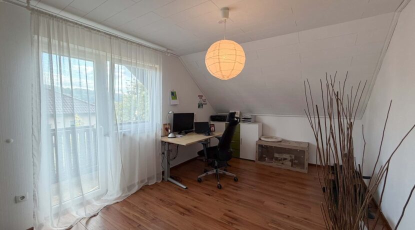 Büro (DG)