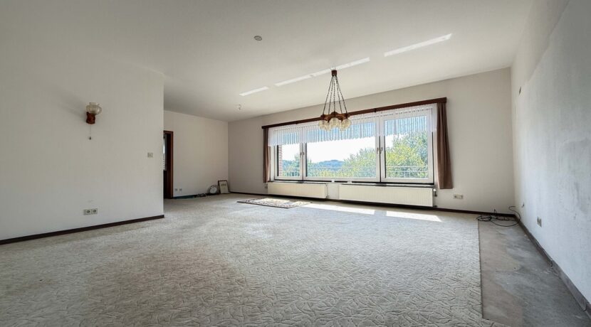 Wohn-/Esszimmer (OG)