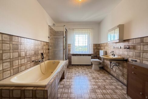 Badezimmer (OG)