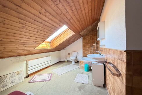Badezimmer (DG)
