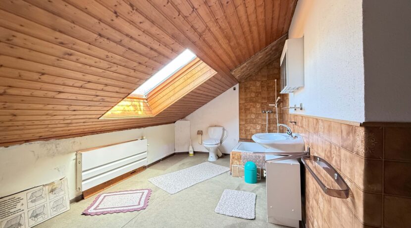 Badezimmer (DG)