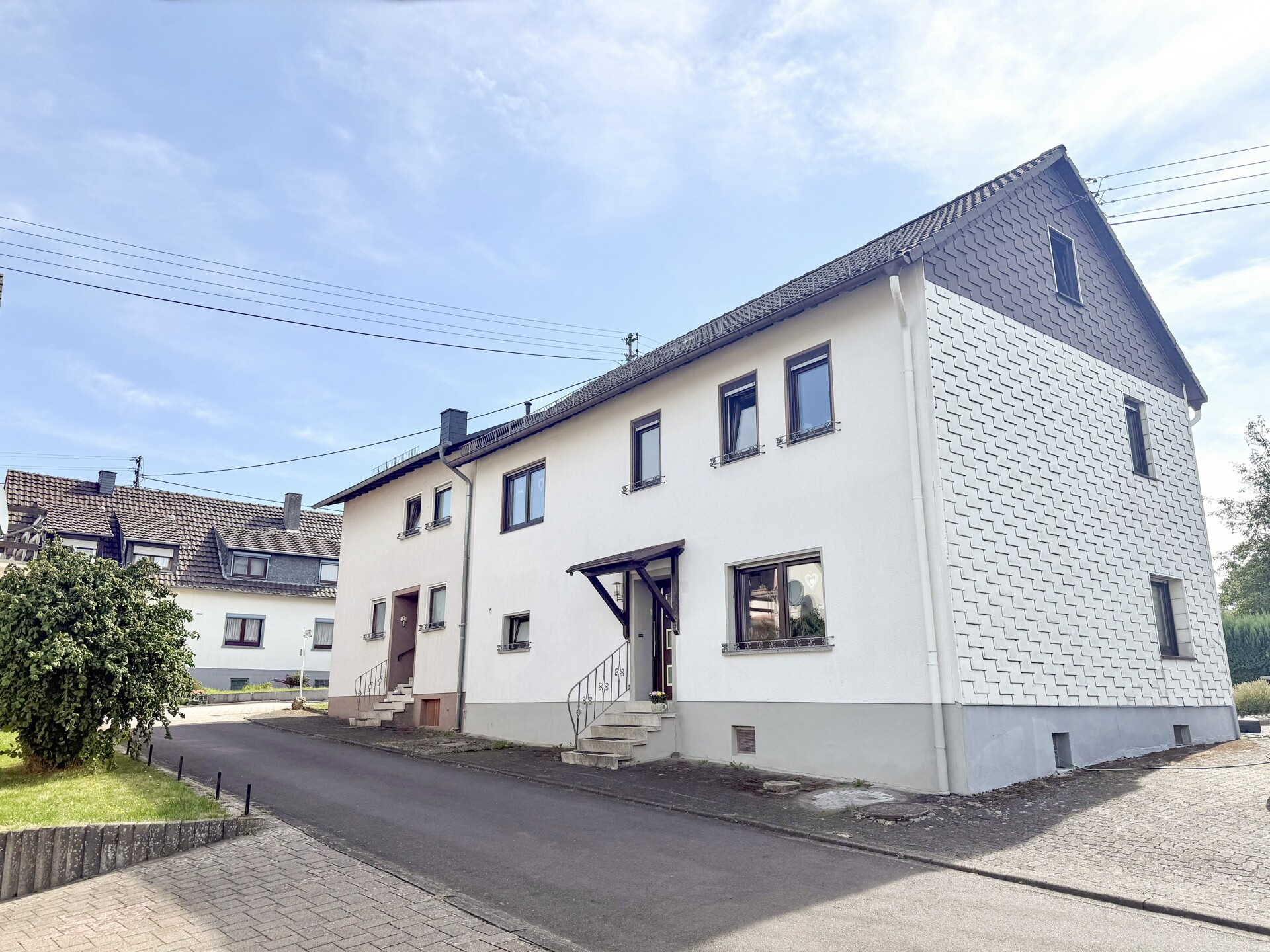 Zwei Häuser, ein Grundstück – vielseitige Möglichkeiten nahe Hachenburg!
