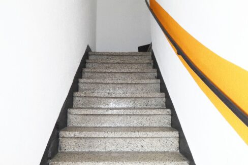 Treppe ins 1. OG