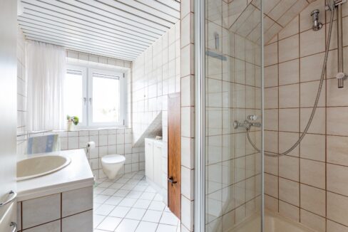 Weiteres Duschbad im DG