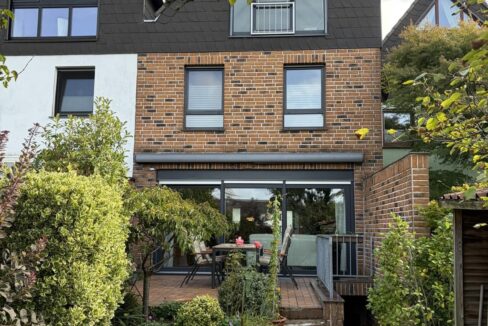 Haus Gartenansicht