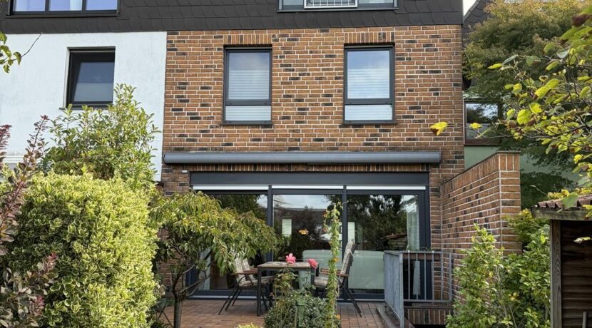 Haus Gartenansicht