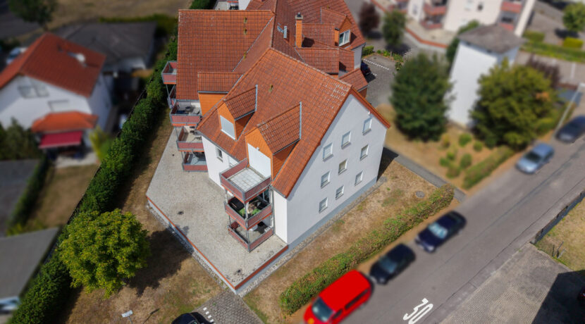 Seitenansicht zur Straße
