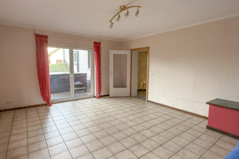 (UG) Wohnzimmer mit Terrasse