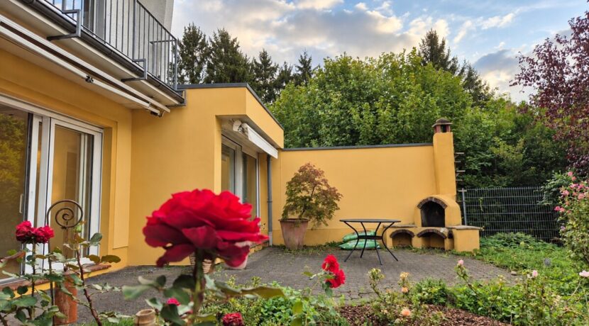 Terrasse und Grill