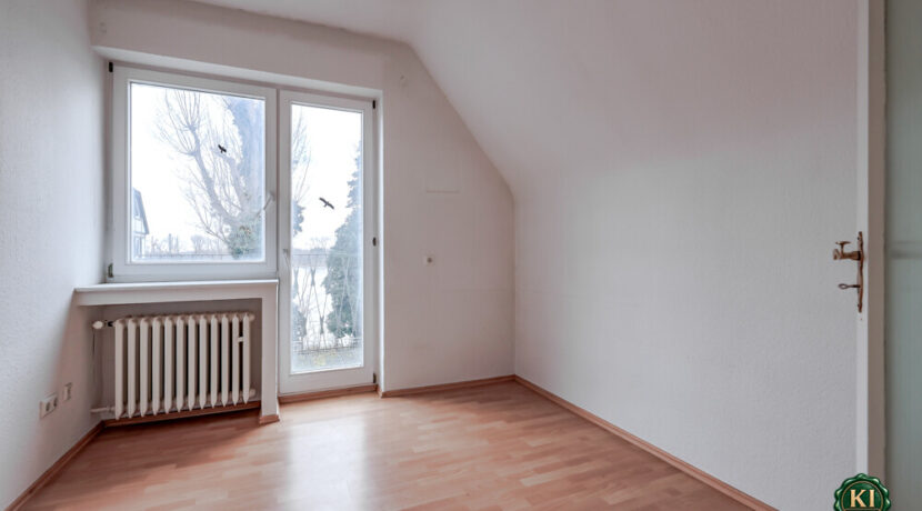 Zimmer 1 OG