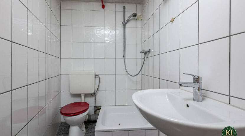 Badezimmer KG