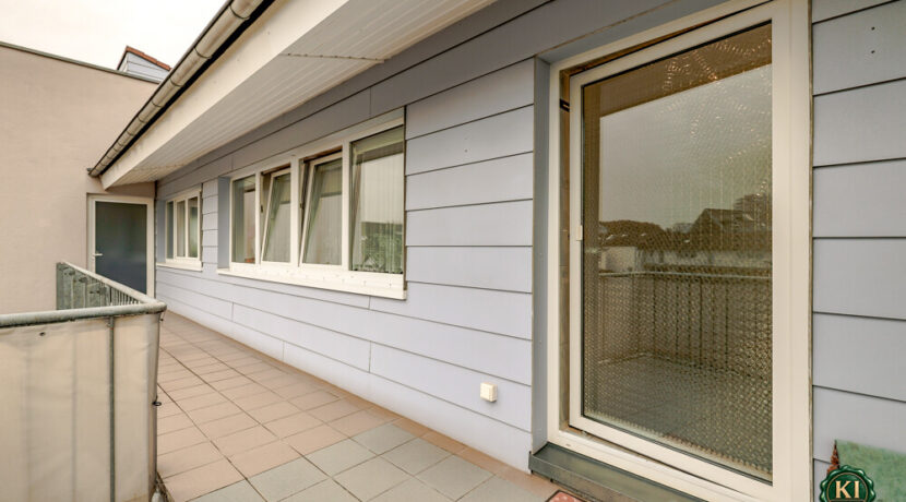 Fluchtbalkon DG