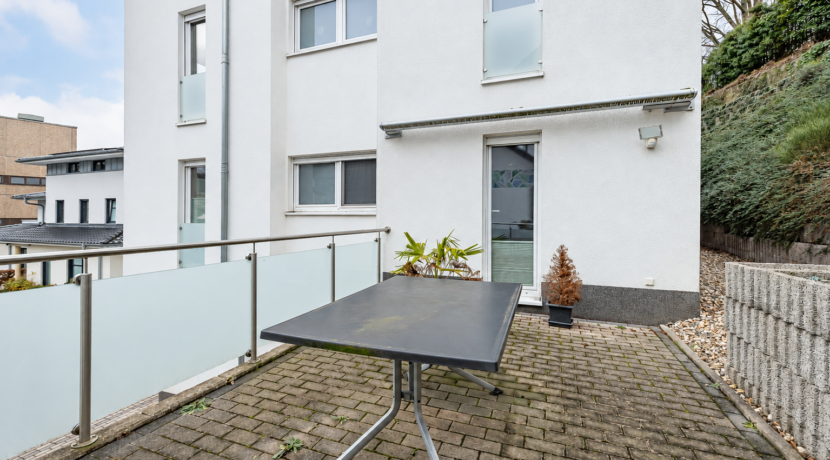 großzügige Terrasse