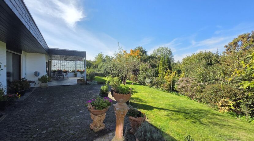 Terrasse + Garten