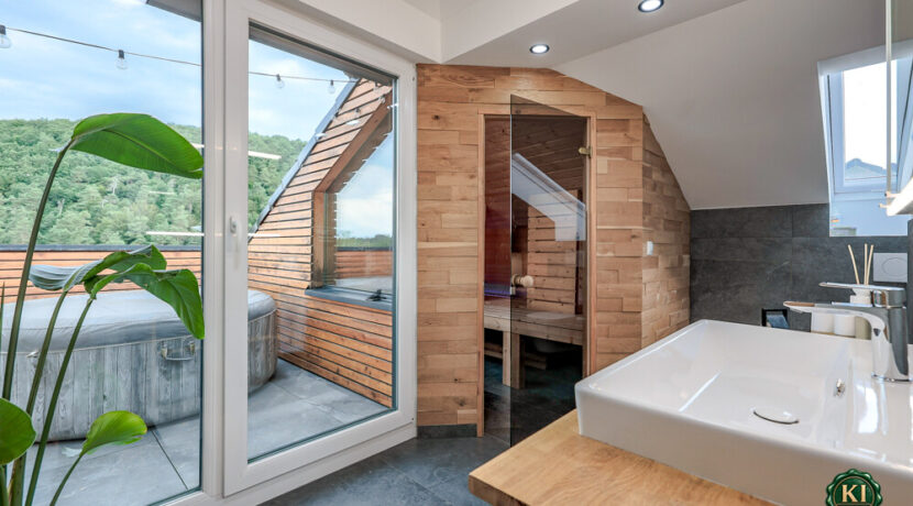 Badezimmer / Sauna OG