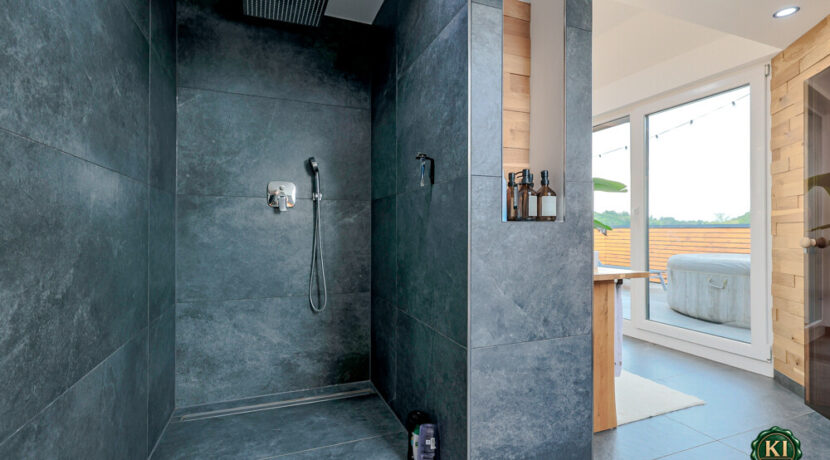 Badezimmer OG