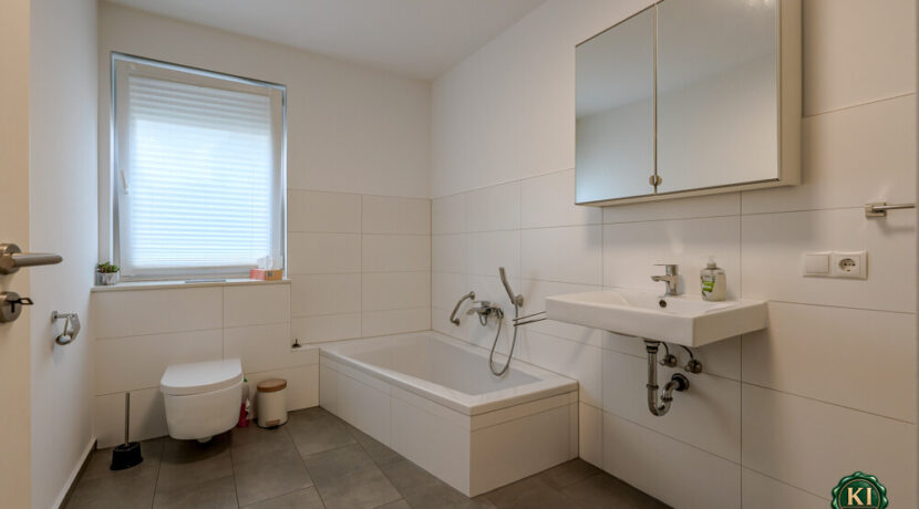 Bad Einliegerwohnung UG