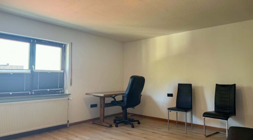 Büro EG