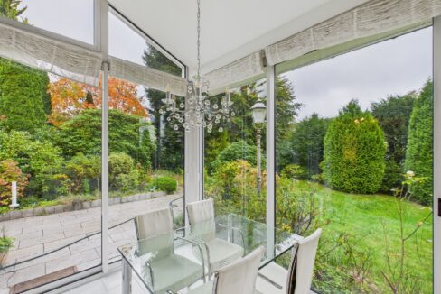 Wintergarten mit Blick ins Grüne