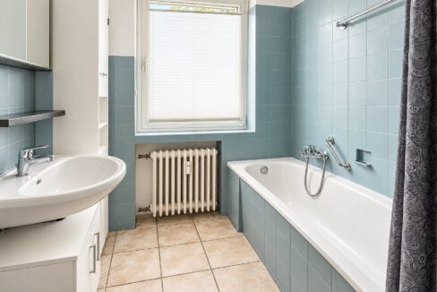 Badezimmer EG Rechts