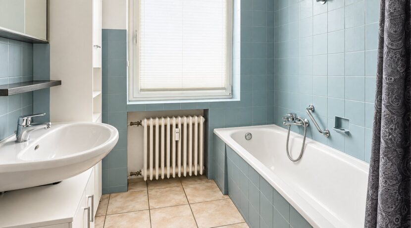 Badezimmer EG Rechts