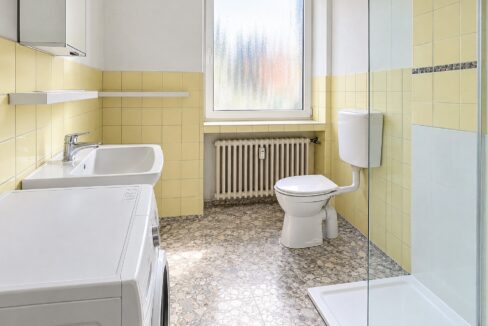 Badezimmer 1. OG Links