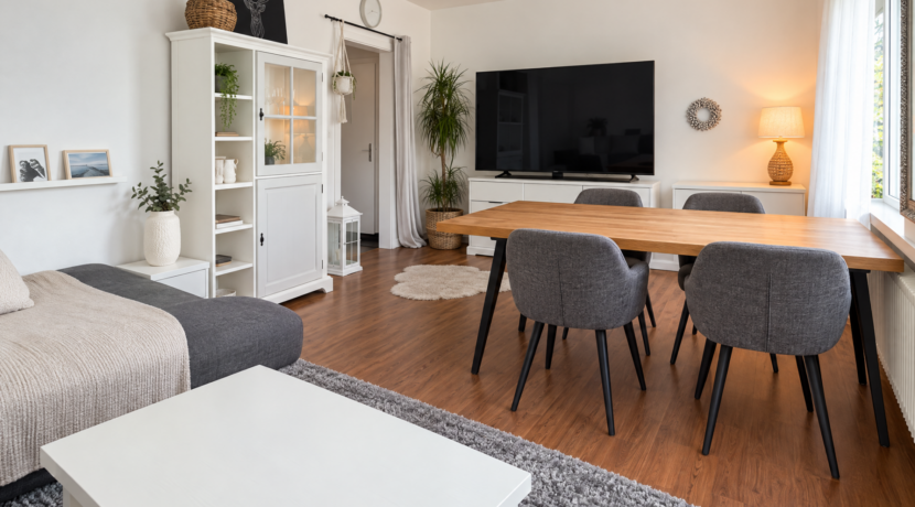 Wohnzimmer 1. OG Links