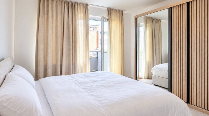 Schlafzimmer 1. OG Links