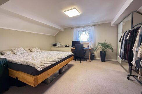 Schlafzimmer DG