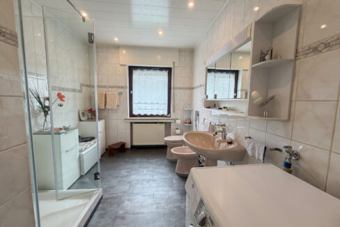 Badezimmer EG