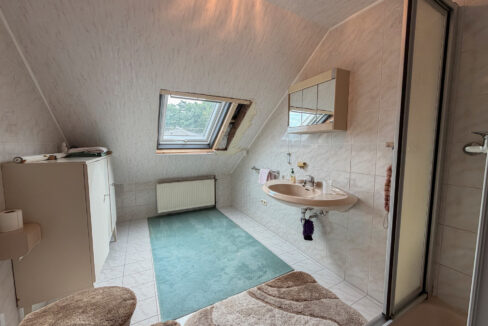 Badezimmer DG