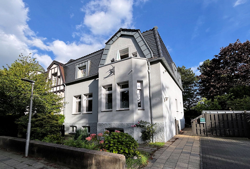 Ein Haus, zwei Möglichkeiten und Sie entscheiden, wie viele Türen offenstehen.