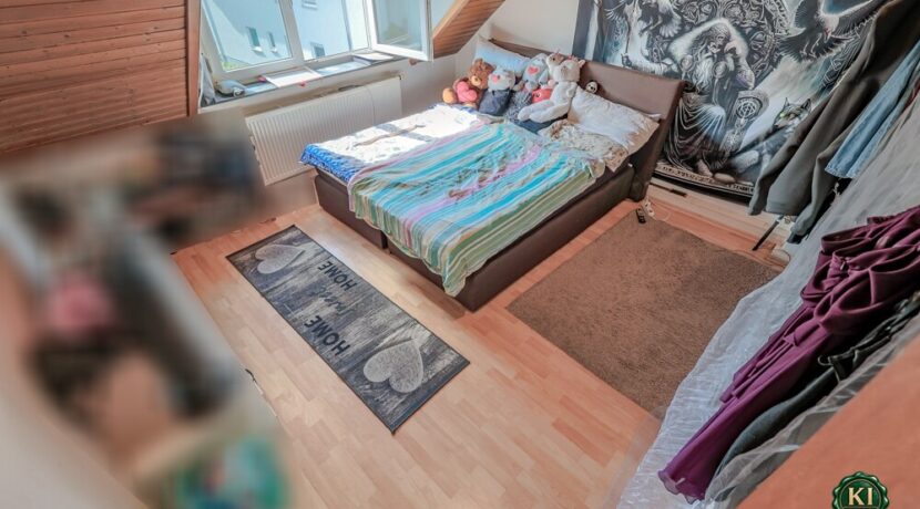 Zimmer 1 Dachgeschoss