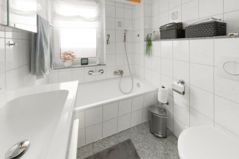 Badezimmer EG