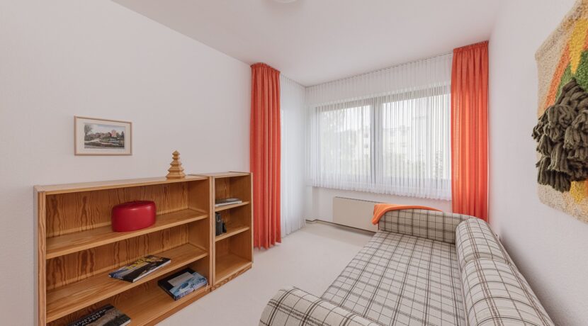 Zimmer mit Zugang zur Loggia
