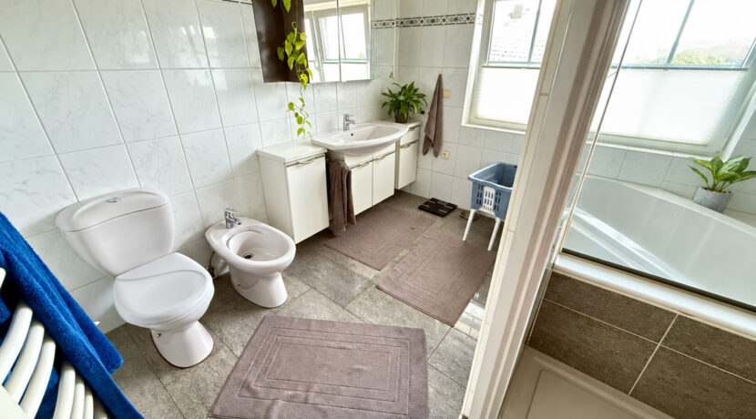 Badezimmer 1.OG