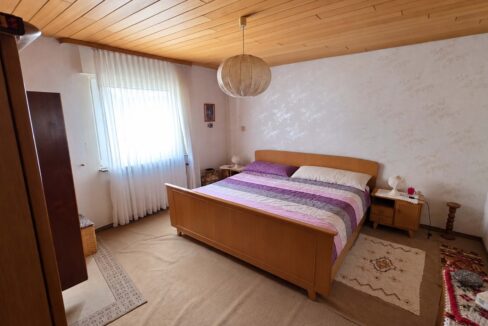 Schlafzimmer (DG)