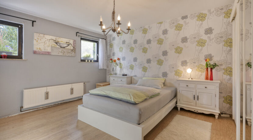 Schlafzimmer I EG
