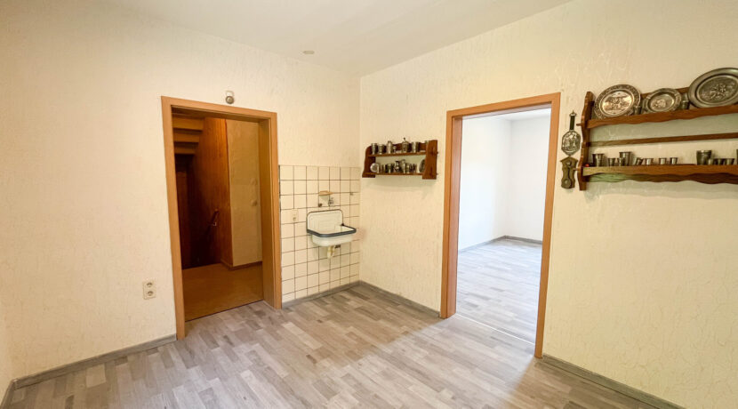 Durchgangszimmer EG