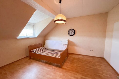 Schlafzimmer DG