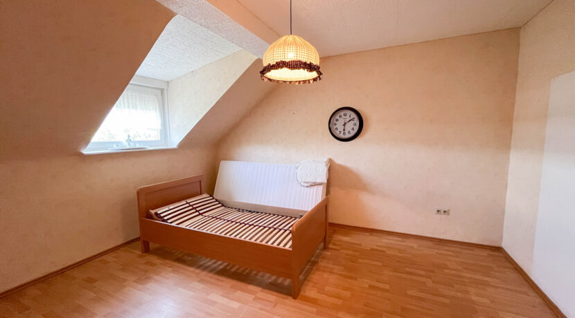 Schlafzimmer DG