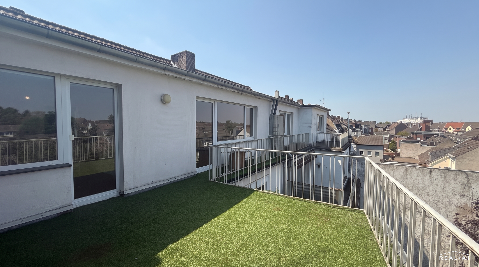 EXKLUSIVE MASIONETTEWOHNUNG MIT ZWEI GROßEN BALKONEN IN KREFELD ZU MIETEN! - Foto 1