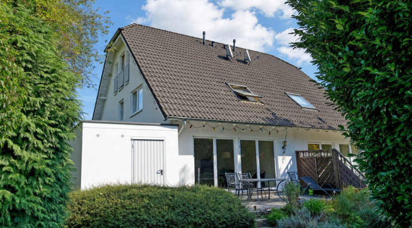 Rückansicht mit Terrasse