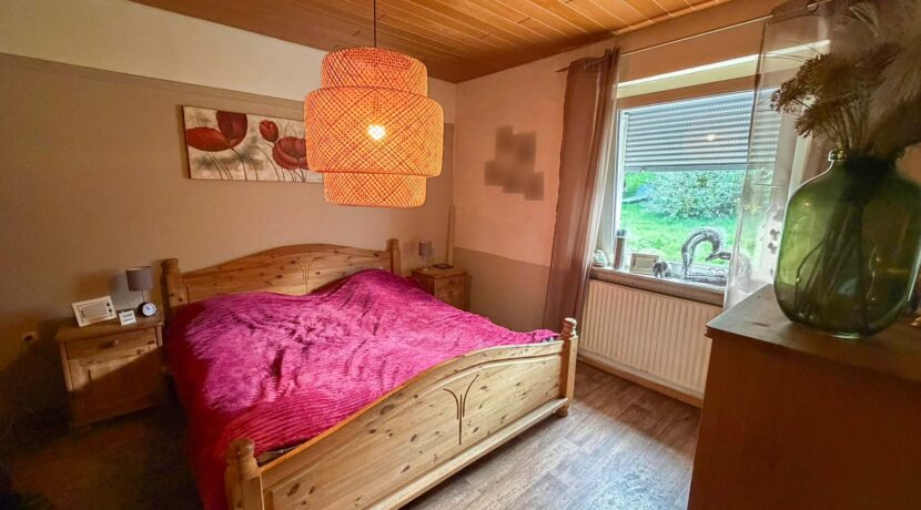 Schlafzimmer (EG)