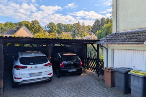 Carport und Garage