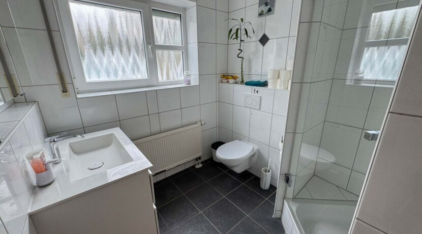 Duschbad EG