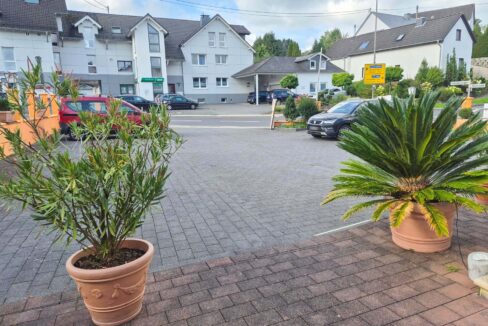Blick auf den Parkplatz