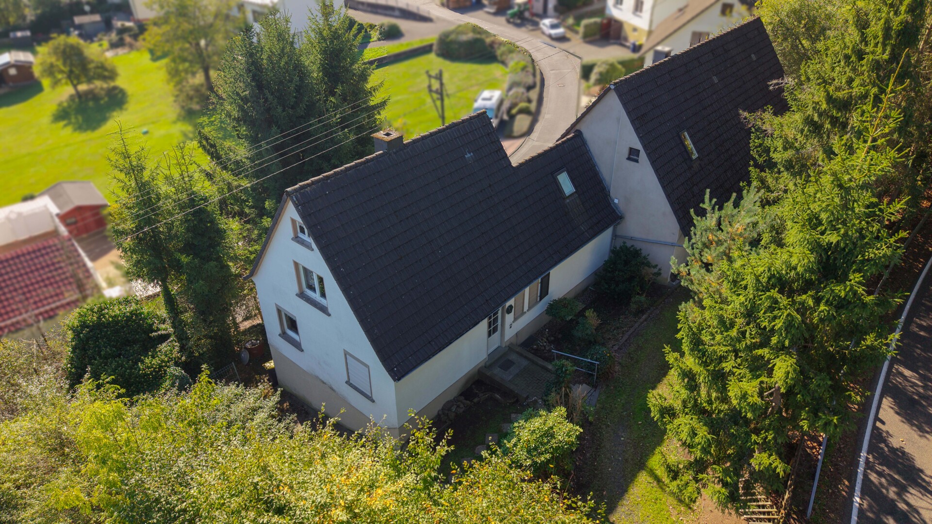 Großzügiges Einfamilienhaus mit separater Wohneinheit, Scheune und vielseitigen Nutzungsmöglichkeiten!