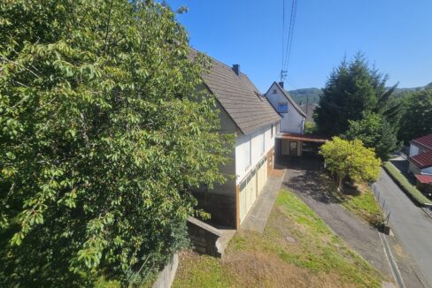 Einfahrt Hof