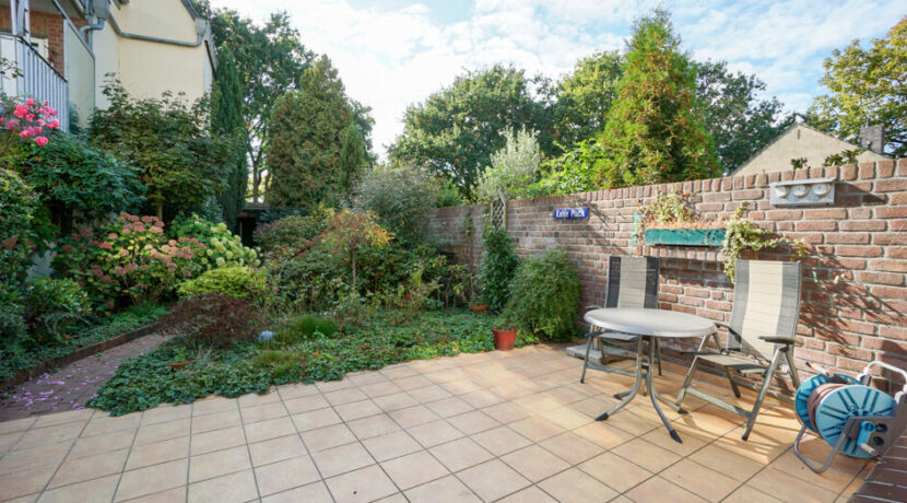 ... zur Terrasse